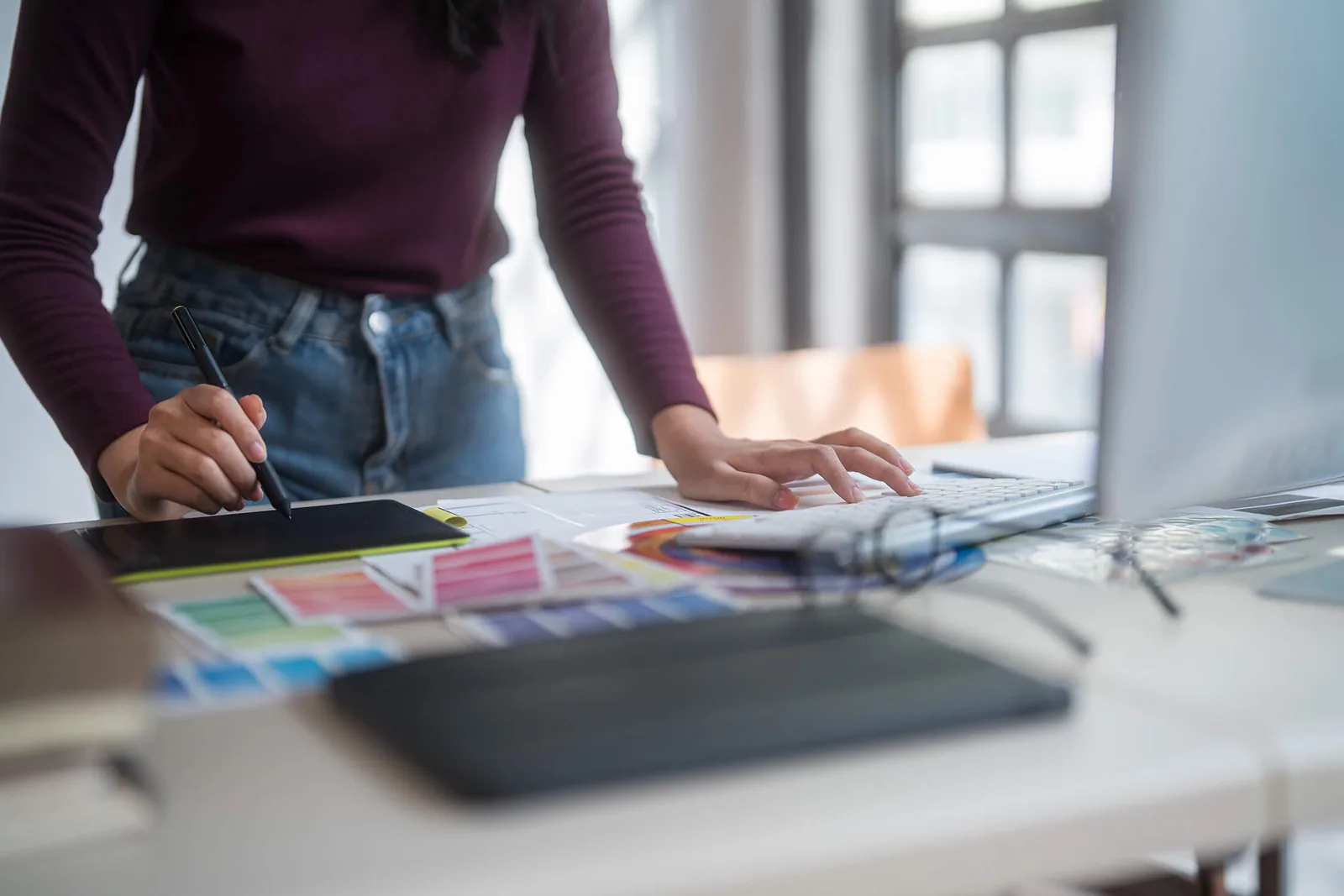 Padrão gráfico aplicado em materiais de comunicação